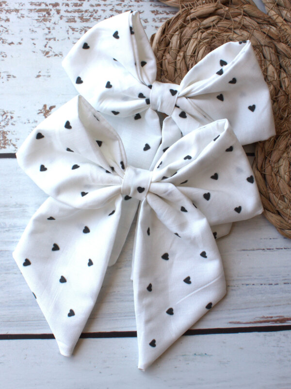 Lazos - Blanco corazones negros